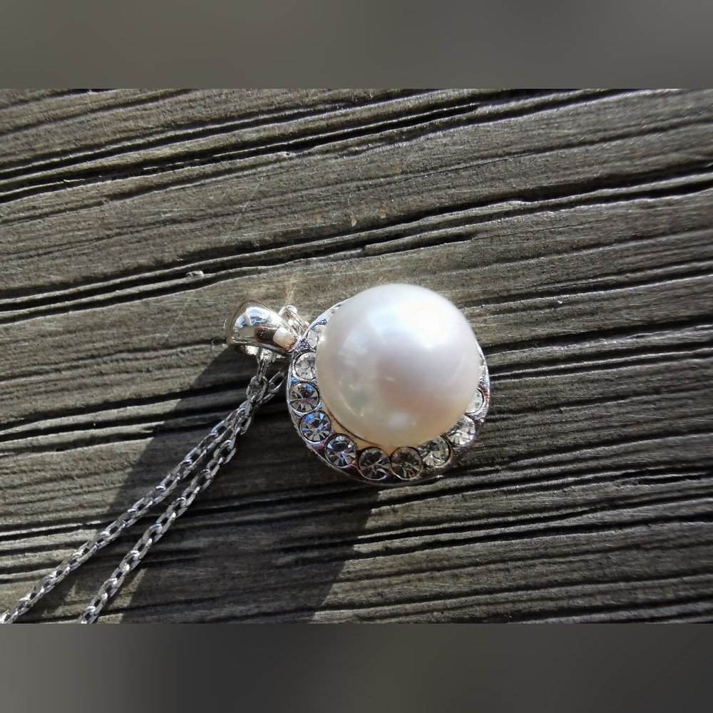 Lustrous Pearl and Crystal Silver Necklace